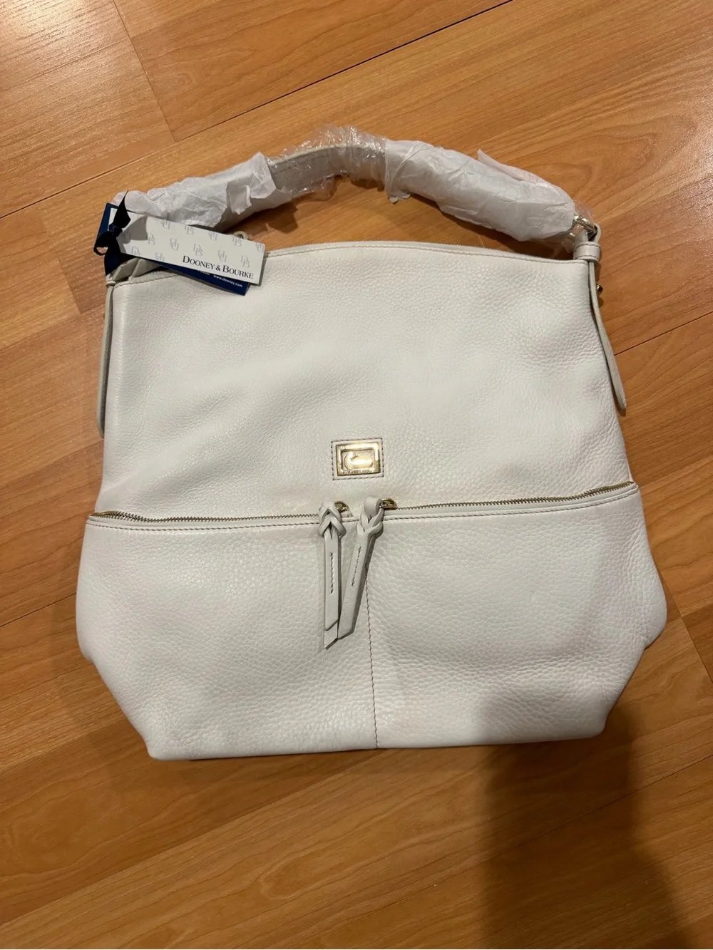 NWT- Dooney & Bourke Dillen Medium Pebbled Leather Hobo Handbag